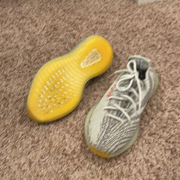 Yeezy SPLY 350 - Picture 2 of 2